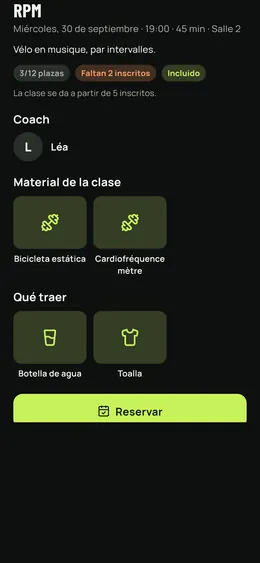 Una clase del club: plazas, coach y material