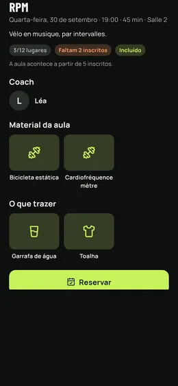 Uma aula do clube: lugares, treinador e material